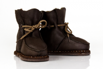 Lamsvacht babyslofjes hoog mocca